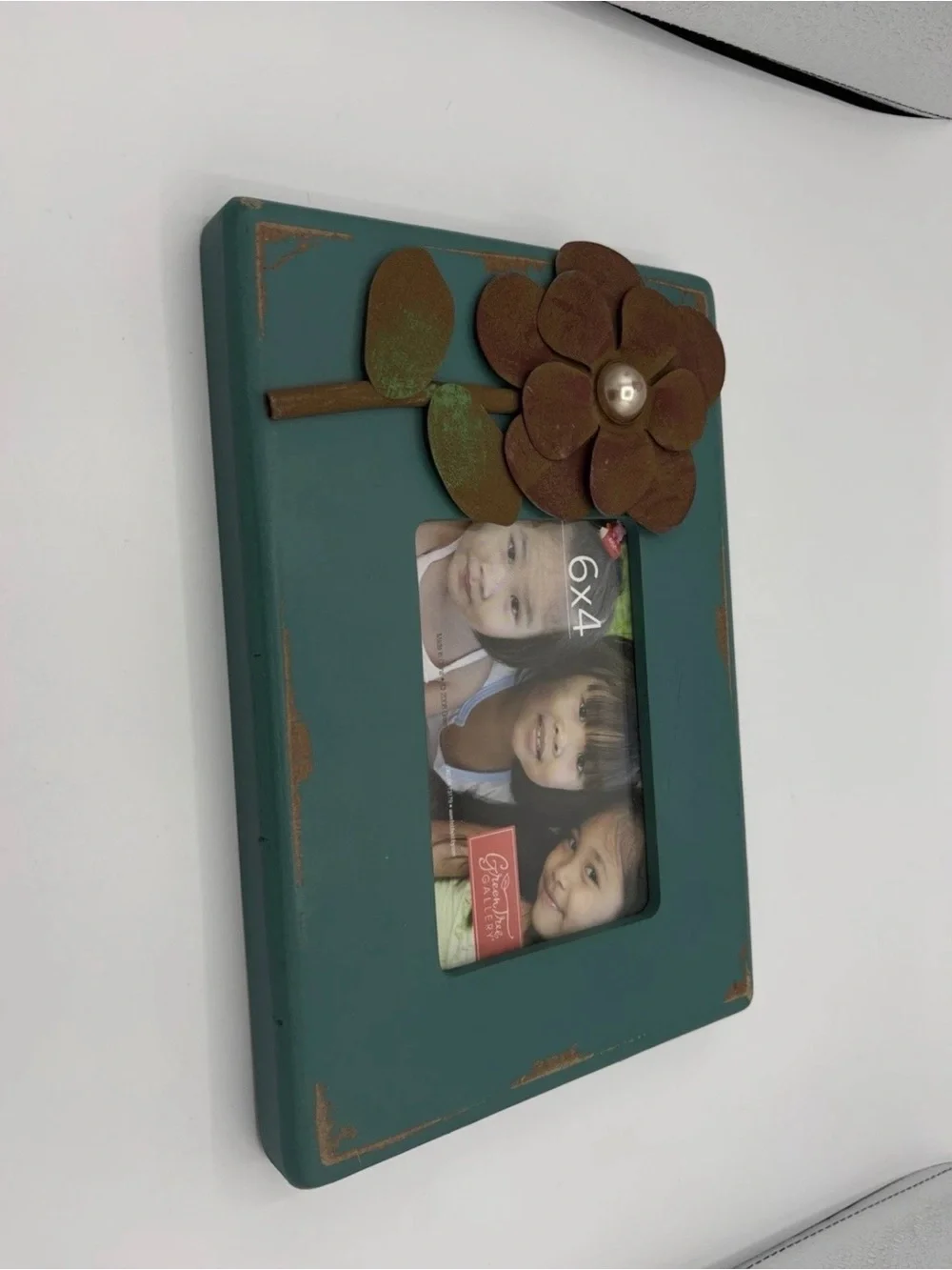 Green Tree Gallery Photo Frame Distressed Wood Metal Floral appliqué Rustic 6x4